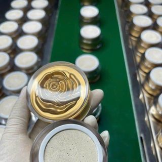 Kem tái tạo Hồng sâm