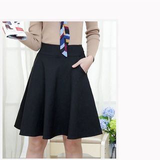 Chân váy xoè hai túi sành điệu
