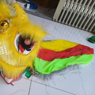 Đầu lân kèm đuôi có đèn