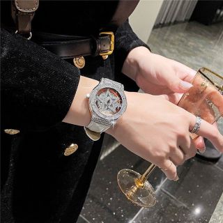 Đồng hồ nữ mới mặt xoay siêu sang