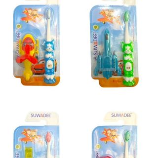 Bàn Chải Đánh Răng Trẻ Em Suwadee Màu Ngẫu Nhiên Có Quà Tặng (Hộp/12 cây )