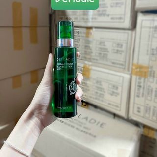 XỊT MỤN LƯNG DERLADIE HERBAL EXTRACT BODY SOLUTION MIST 150ML