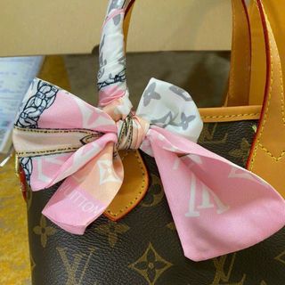 Túi xách quảng châu Quai Xách Kèm Khăn Full 2 Box - 07B3592 (Chuyên sỉ túi xách sll, balo, ví, thắt lưng, túi Laptop)