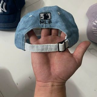 Nón lưỡi trai có chữ MLB NK