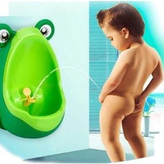 BÔ VỆ SINH HÌNH ẾCH CHO BÉ TRAI
