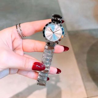 Đồng hồ nữ mới siêu đẹp giá bán buôn