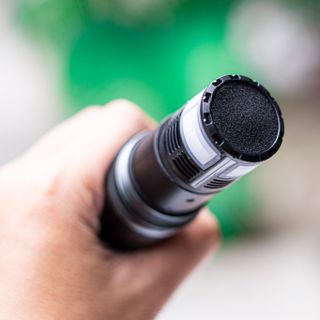 MTMax AK298 - Micro Không Dây Cao Cấp Chính Hãng, Chống Hù Rè Hiệu Quả, Hỗ Trợ Nâng Giọng Hát Khi Hát, Bảo Hành Đến 12 Tháng.