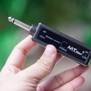 MTMax AK298 - Micro Không Dây Cao Cấp Chính Hãng, Chống Hù Rè Hiệu Quả, Hỗ Trợ Nâng Giọng Hát Khi Hát, Bảo Hành Đến 12 Tháng.
