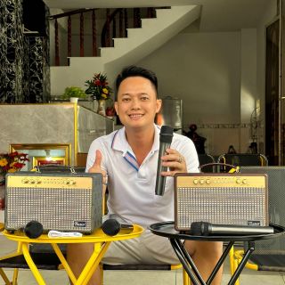 Loa Xách Tay Bluetooth TW318- Thiết Kế Sang Trọng, Âm Thanh Sóng Động Chất Lượng Cao, Tặng Kèm 2 Micro Không Dây