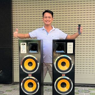 Loa Karaoke BB8100 - Dàn Loa Khủng Long Công Suất 300W, Âm Thanh Tuyệt Đỉnh, Công Nghệ Xử Lí Âm Thanh Trong Trẻo, Bảo Hành 12 Tháng, Tặng Kèm Micro Không Dây Cao Cấp.