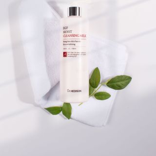 Dr.HEDISON EGF Moist Cleansing Milk – Sữa rửa mặt tẩy trang dạng nhũ tương