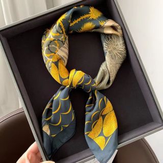 Khăn lụa vuông choàng cổ size 70x70 cm