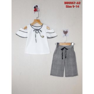 BB0067-A2 - Bộ bé gái - Bộ cotton ngắn tay khoét vai, quần kẻ, màu trắng , hiệu BabyKids, size nhỡ 9t-14t , ri6 giá sỉ