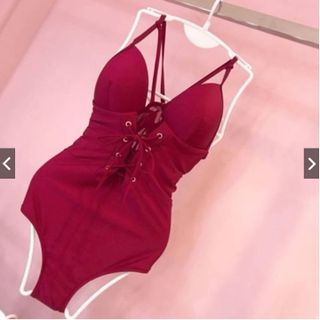 Móc nhựa treo bikini - móc treo đồ bơi.