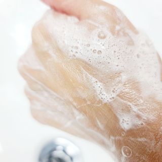 SỮA RỬA MẶT TRÀM TRÀ DERLADIE