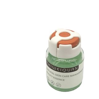 Tinh Chất Malachite, Axit Hyaluronic dưỡng ẩm, bổ sung nước, se khít lỗ chân lông, đồng thời giúp giữa lớp sừng và lớp hạ bì trao đổi chất giup da dễ dàng hấp thụ.