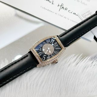 Đồng hồ GUOU 8200 bé dây da mặt đồng hồ nhỏ rất phù hợp với phái nữ