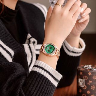 Đồng hồ GUOU 6049 dây kim loại dành cho nữ sang trọng