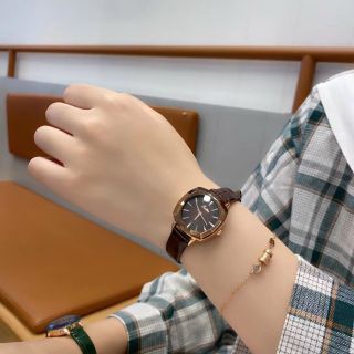 Đồng hồ nữ SCOTTIE 9071 mặt tròn có dây da dành cho các quý cô