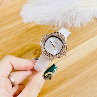 Đồng hồ nữ SCOTTIE 9123 viền đính đá có dây da dành cho các quý cô