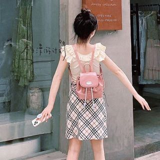 Túi xách quảng châu Balo Kèm Bông - 09B3693 (Chuyên sỉ túi xách sll, balo, ví, thắt lưng, túi Laptop)