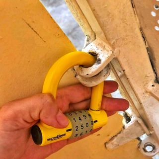 [Sỉ_Chính hãng] Hộp 12 cái Ổ khoá chữ U dạ quang cao cấp SCHONE Đài Loan mẫu SC-801(Trộn lẫn 3 màu)_Khoá cửa, khoá xe, khoá tủ, khoá rào...