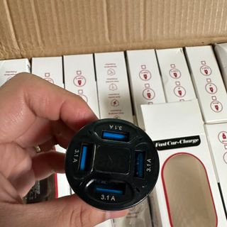 Tẩu sạc TS07 có đèn báo 4 cổng USB sạc nhanh 3.1A