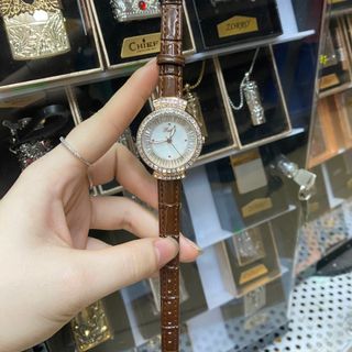 Đồng hồ Nữ SCOTTIE 9208 dây da thiết kế kiểu dáng mặt tròn viền đính đá