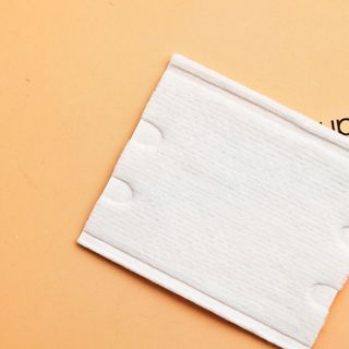(Vàng) Bông Tẩy Trang 222 Cotton Pads (Kiện 100 Gói)
