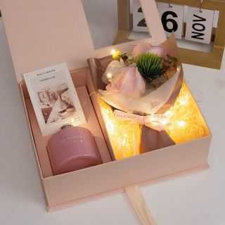 Set hoa kèm nước hoa có hàng full hộp như ảnh