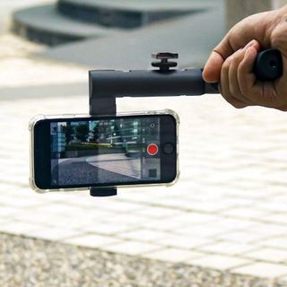 Gimbal chống rung CliqueFie Sway dùng để quay phim bằng điện thoại
