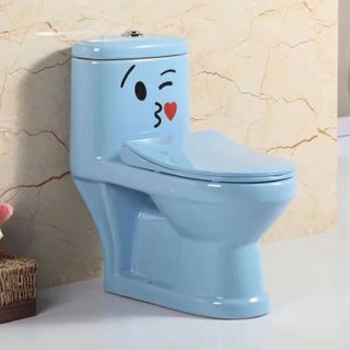 Bồn cầu trẻ em nhiều mắc màu sắc sinh động giúp bé thích thú khi đi vệ sinh và tạo tính tự lập cho trẻ nhỏ