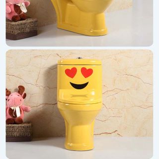 Bồn cầu trẻ em nhiều mắc màu sắc sinh động giúp bé thích thú khi đi vệ sinh và tạo tính tự lập cho trẻ nhỏ