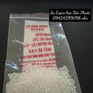 Tàu cập Số lượng lớn hàng SA capro nước tương, bao Tiến Phước