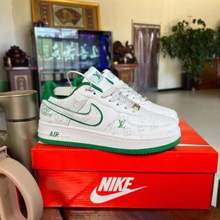 Giày Thể thao phù hợp đi chơi , đi học
Thông tin sản phẩm:
 Đế cao: 3cm
 Size: 40-44
 Chất liệu thân giày : Da 
 Chất liệu đế: Đế cao su ,chống trượt , chống mòn
 Chất liệu bên trong: Lưới thoáng êm chân
 Lót giày: Êm ái, chống bí hơi, thoát khí
-Trân trọng Cảm Ơn quý hàng hàng đã luôn tin tưởng sản phẩm e