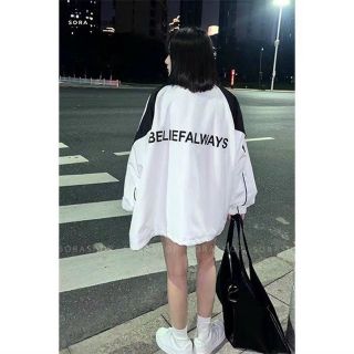 Áo khoác dù phối màu .logo in. Chất dù 2 lớp .2 size L và xI .