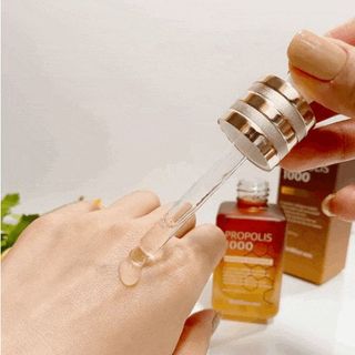 Serum Keo Ong Wellderma  KHÁNG SINH CHO LÀN DA - Phục Hồi + Cấp Ẩm + Dưỡng Sáng Da + Chống Lão Hoá Giảm Rõ Nếp Nhăn