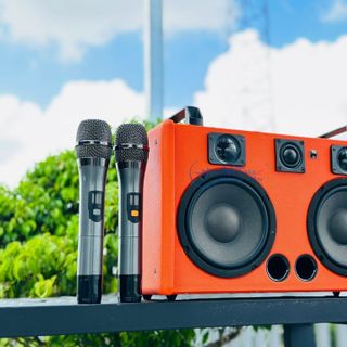 Loa Bluetooth K6 - Loa Karaoke Cao Cấp Giá Rẻ, Âm Thanh Sống Động Chất Lượng, Âm Bass Trầm Sâu Chắc, Tặng Kèm 2 Micro Không Dây Cao Cấp, Bảo Hành 12 Tháng.