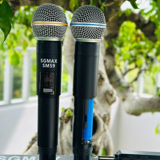 SGMax SM59- Micro Karaoke Không Dây Chính Hãng Chống Hù Rè Tốt Hỗ Trợ Nâng Giọng Hát Khi Hát Sạc Pin Trực Tiếp Trên Micro Bắt Sóng Xa Đến 15m