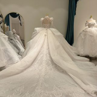 Váy Cưới Công Chúa Nữ Hoàng Lông Vũ Đính Đá Tà 3m Cực Sang Trọng ( Hàng, Giá Tận Xưởng ) giá sỉ