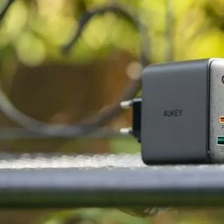 {Order giao 18/9}Củ Sạc Nhanh 60W Aukey PA-D3 , 2 cổng USB-A 12W + Type C 60W PD