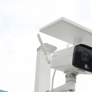 Camera IP 4G Tích Hợp Pin Năng Lượng Mặt Trời 4MP KBVISION KX-CF4203GN-AL-SP