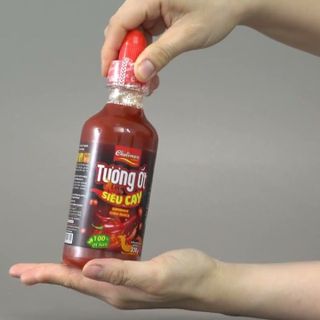Tương ớt Siêu Cay Cholimex chai nhựa 330g cao cấp - vị cay nồng hấp dẫn, chay mặn đều dùng được