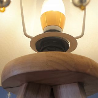 Đèn Ngủ Chân Gỗ Cao Cấp - Đèn Ngủ Trang Trí Giá Rẻ MG-05