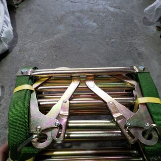 Thang thoát hiểm Hòa Bình