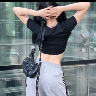set thể thao áo croptop. quần ống suông giá rẻ