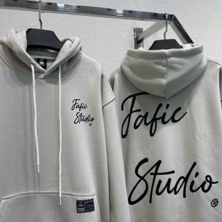 Áo hoodie tay phồng hình in nổi Fafic Studio nón 2 lớp vải chính from 75kg. Giá sỉ - giá bán buôn