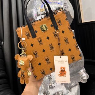 Túi xách quảng châu Túi Tote TTWN Bear Kèm Móc Khóa - 08B4018 (Chuyên sỉ túi xách sll, balo, ví, thắt lưng, túi Laptop)