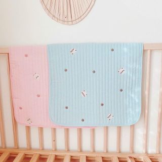 Lót điều hoà kiêm thảm chống thấm Monona kích thước 50 x 70 - SuuHouse BaBy