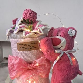 Hộp hoa và gấu dâu, quà tặng sinh nhật, lễ tết
